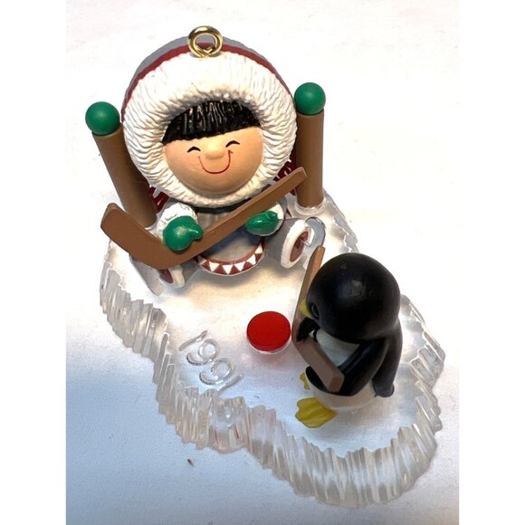Hallmark Keepsake Ornament Frosty Friends 1991 Collectors Series Eskimo & Pengui - Picture 2 of 3